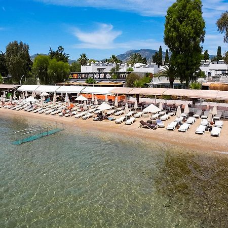 Manuela Boutique Hotel Битез Экстерьер фото