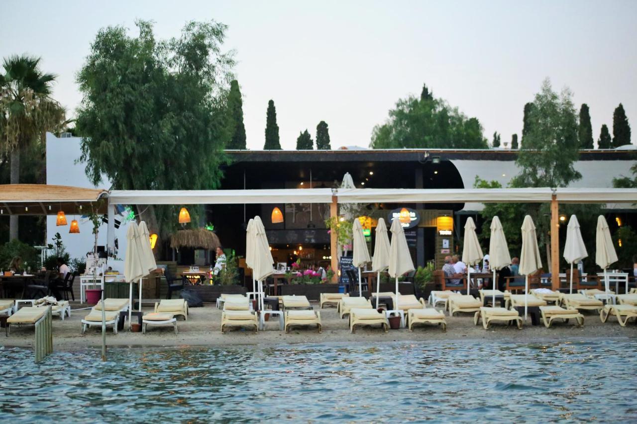Manuela Boutique Hotel Битез Экстерьер фото
