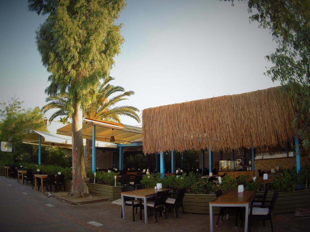 Manuela Boutique Hotel Битез Экстерьер фото
