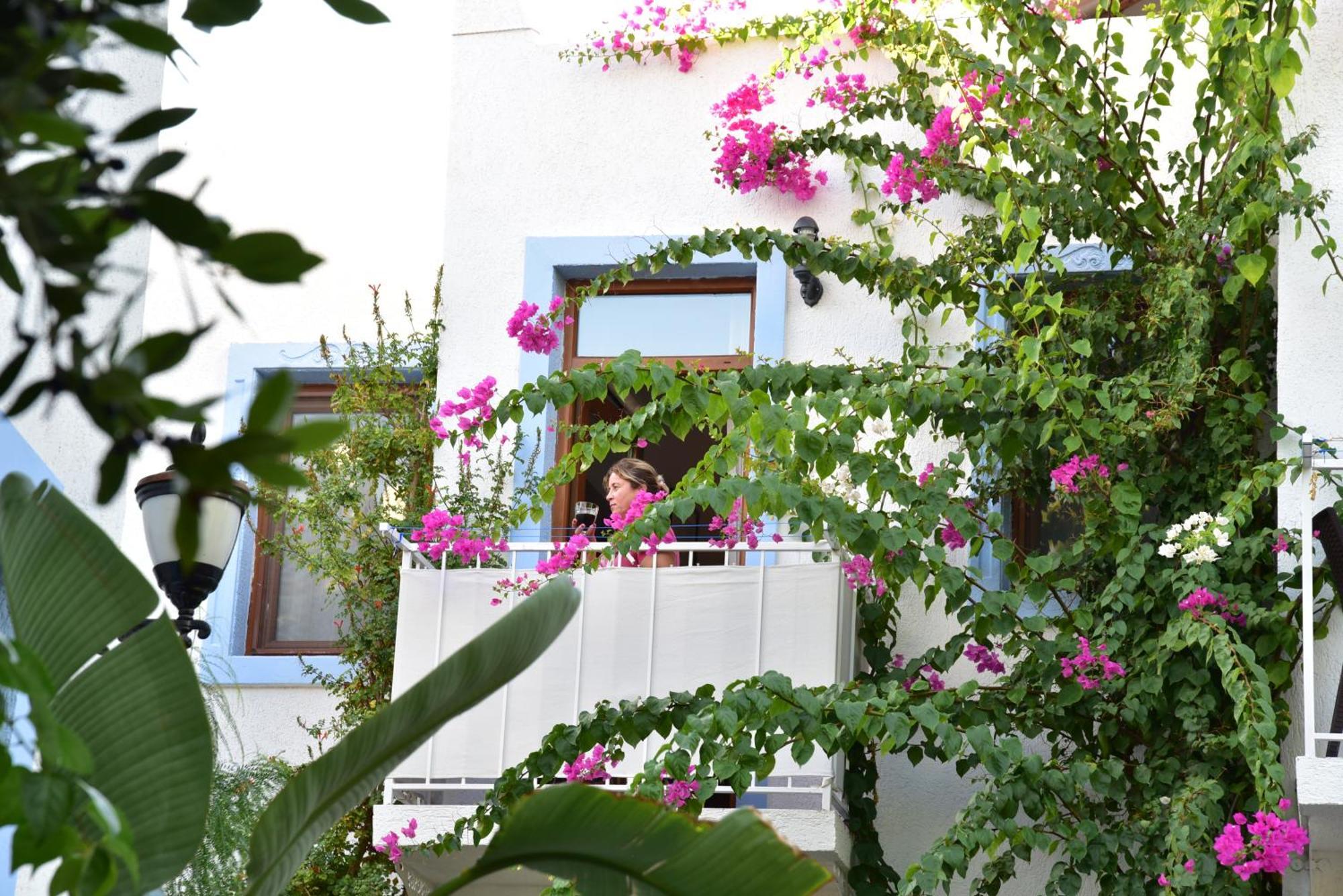 Manuela Boutique Hotel Битез Экстерьер фото