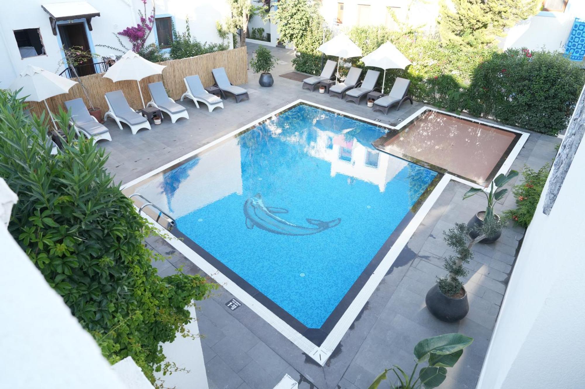 Manuela Boutique Hotel Битез Экстерьер фото