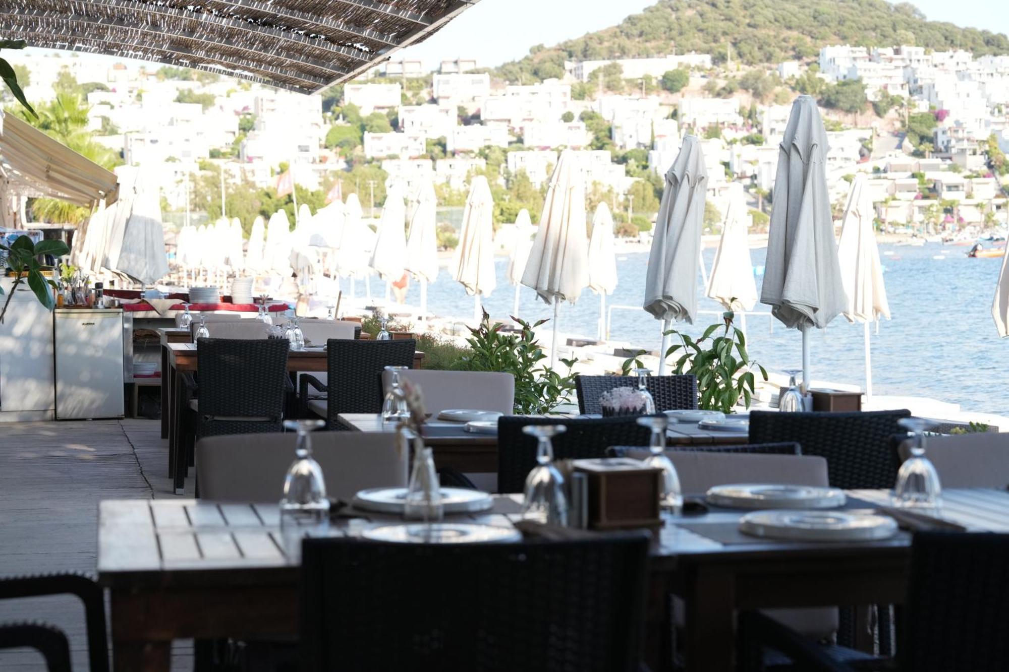 Manuela Boutique Hotel Битез Экстерьер фото