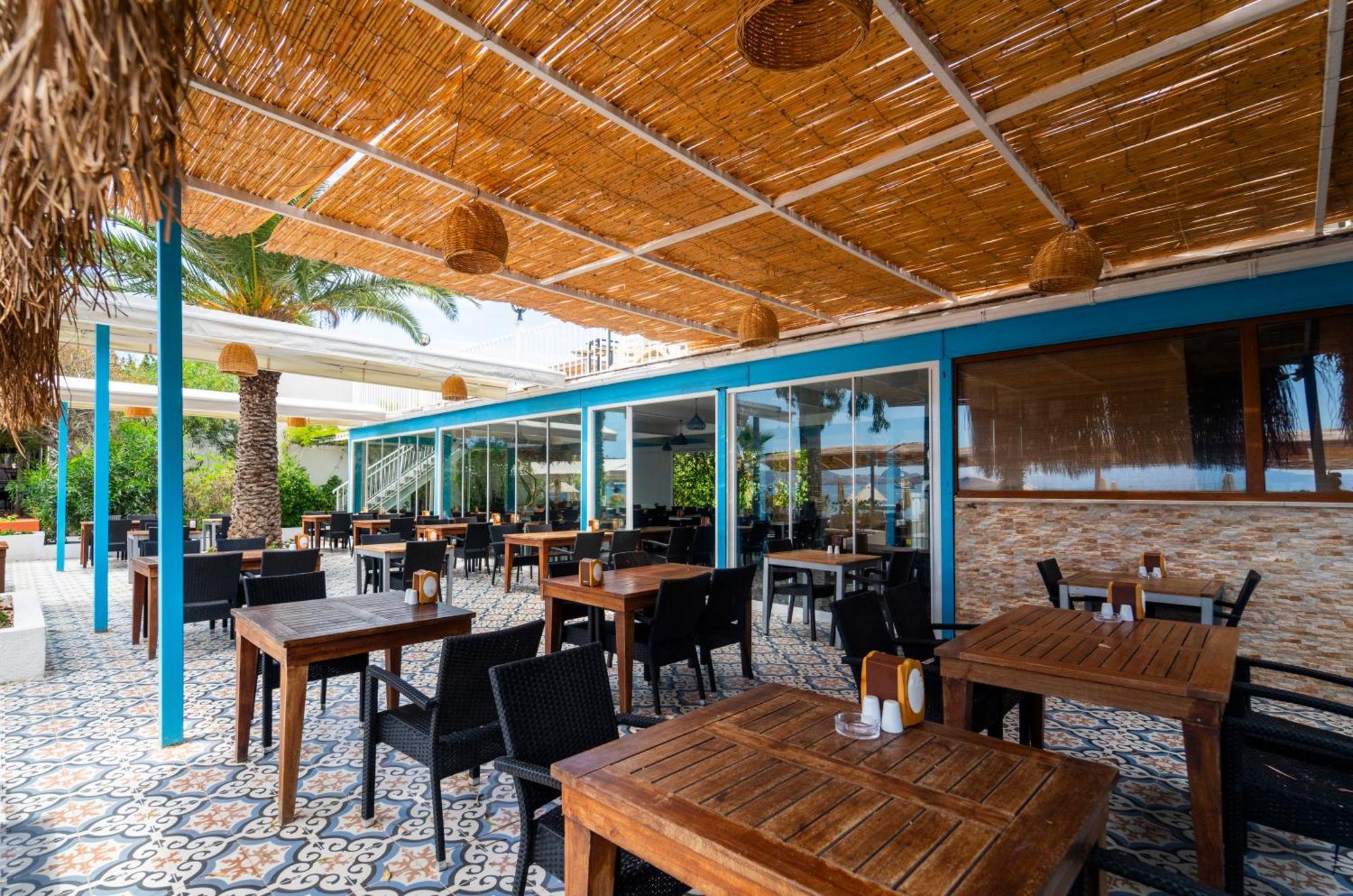 Manuela Boutique Hotel Битез Экстерьер фото