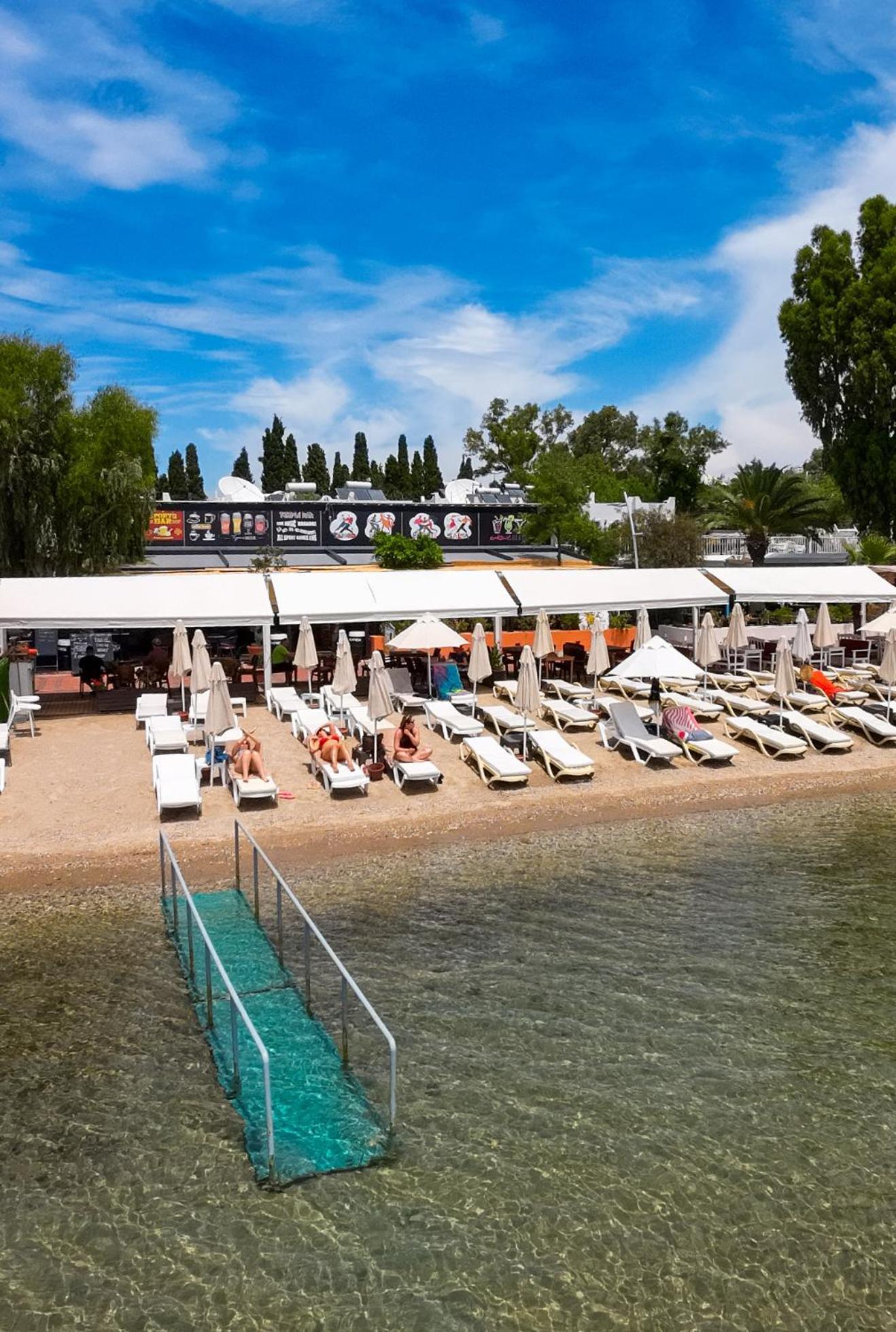 Manuela Boutique Hotel Битез Экстерьер фото