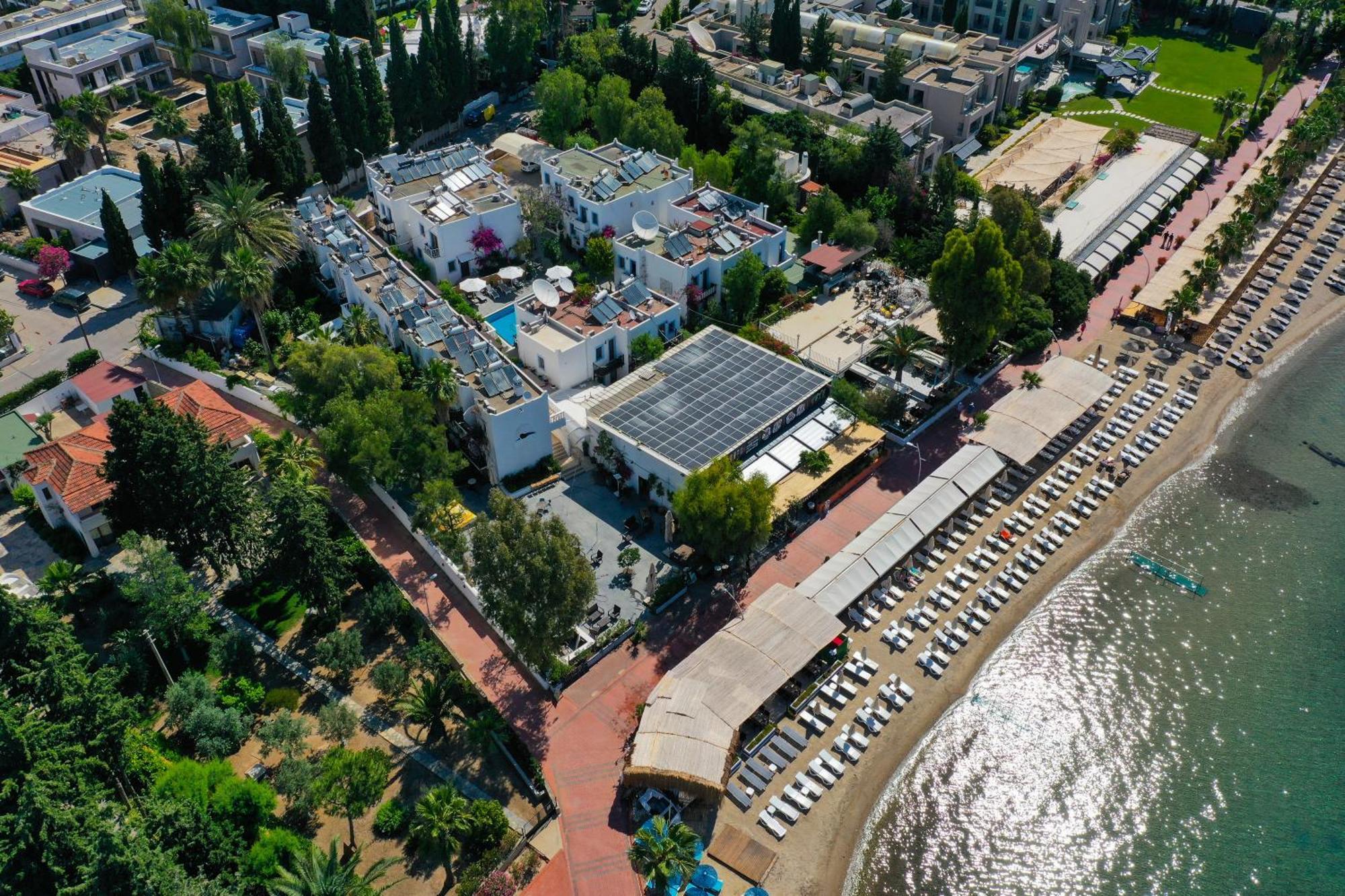 Manuela Boutique Hotel Битез Экстерьер фото